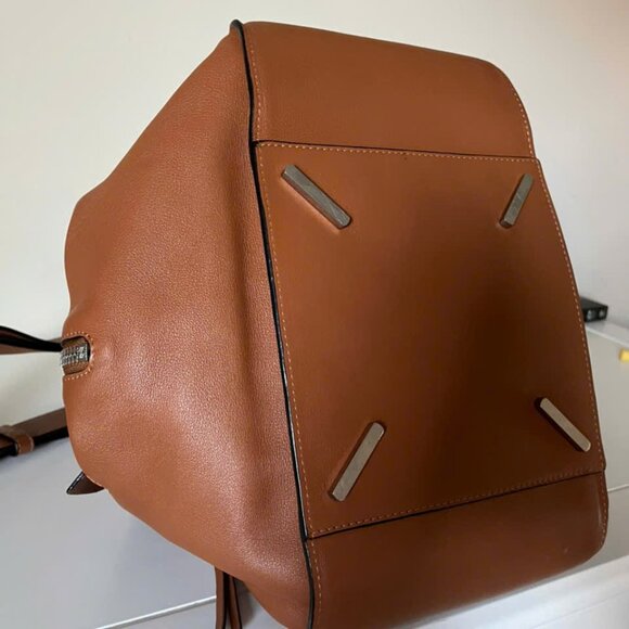 LOEWE Hammock bag in Classic Calfskin Tan - Picture 8 of 16